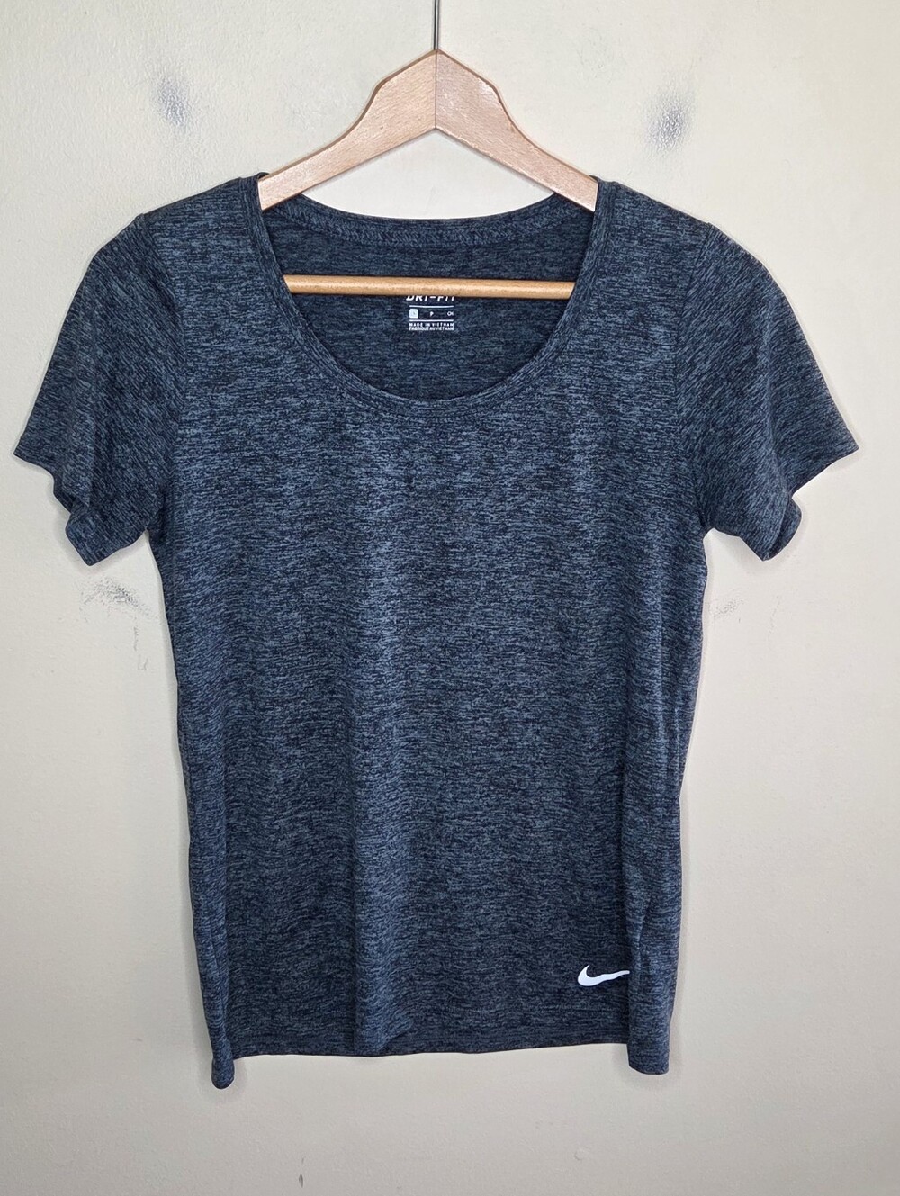 Nike Dri-Fit Heather Gray Scoop Neck Short Sleeve Athletic Tee Size Small